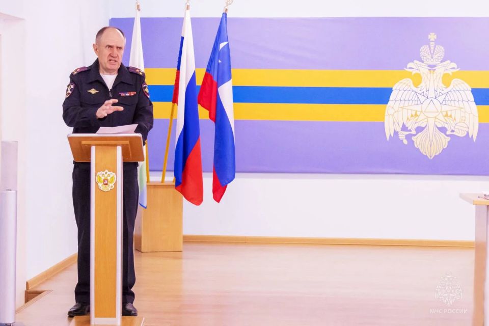 Кировские спасатели повышают свою правовую грамотность Кировские спасатели повышают свою правовую грамотность