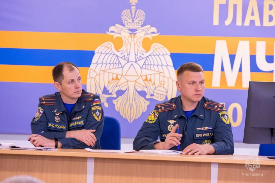 Кировские спасатели повышают свою правовую грамотность Кировские спасатели повышают свою правовую грамотность