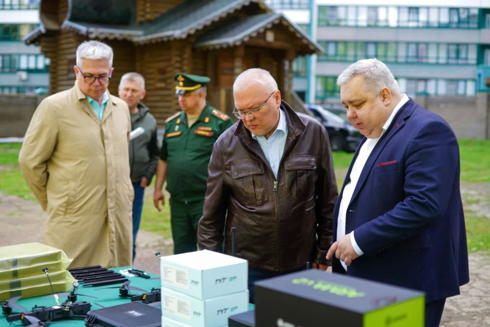 Александр Соколов: Для защиты критически важных объектов области по поручению Президента Владимира Владимировича Путина сформировали мобильные огневые группы подразделения «Барс» Александр Соколов: Для защиты критически важных объектов области по поручению Президента Владимира Владимировича Путина сформировали мобильные огневые группы подразделения «Барс»