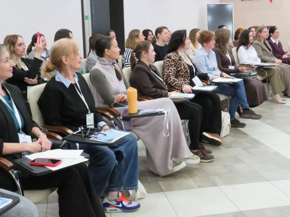 В День защиты детей, 1 июня, региональный этап программы «Мама-предприниматель» открылся особенно трогательно — с яркого выступления детского коллектива В День защиты детей, 1 июня, региональный этап программы «Мама-предприниматель» открылся особенно трогательно — с яркого выступления детского коллектива