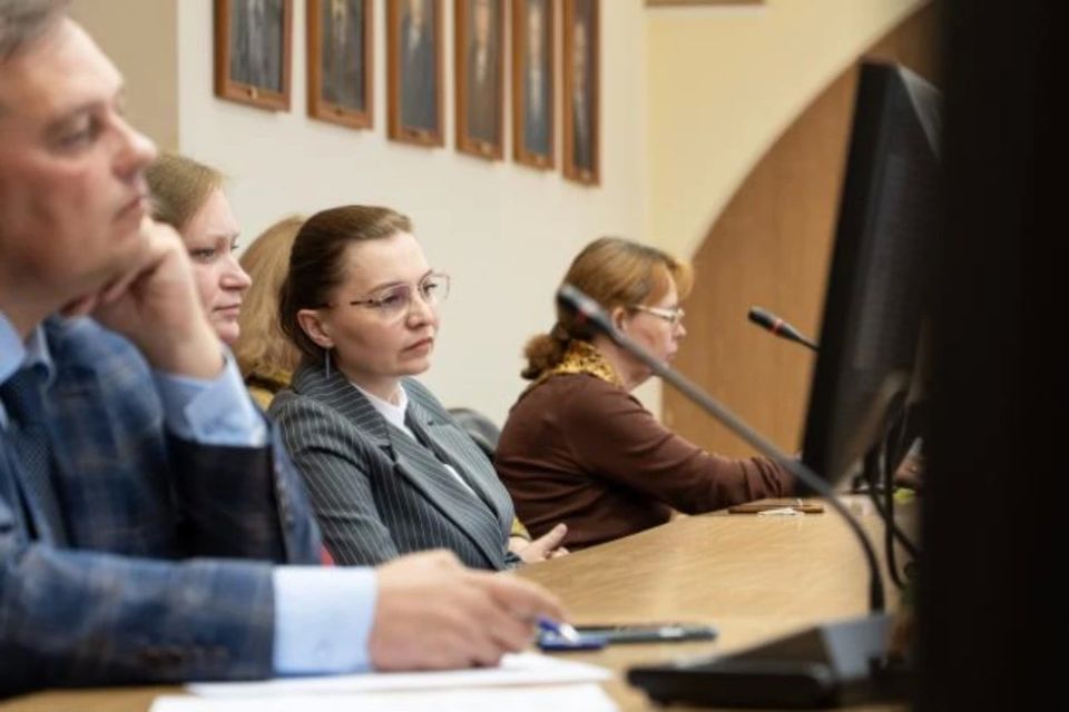 В Вятском государственном университете прошёл круглый стол по методикам преподавания курса «Основы российской государственности» с учётом региональных особенностей