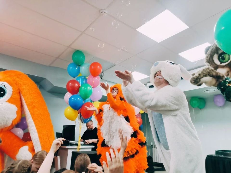 Улыбки – лучшее лекарство: в Кировской детской больнице отметили День защиты детей Улыбки – лучшее лекарство: в Кировской детской больнице отметили День защиты детей