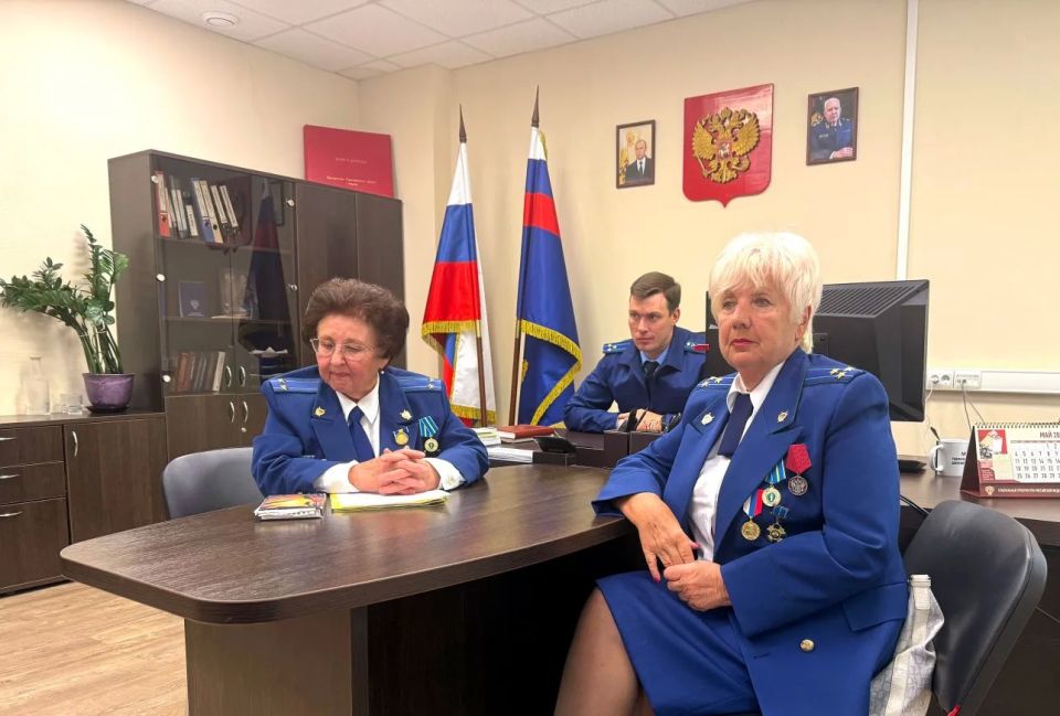 #ветераны #наставники. На днях ветераны прокуратуры Кировской области встретились с коллективом прокуратуры Первомайского района города Кирова