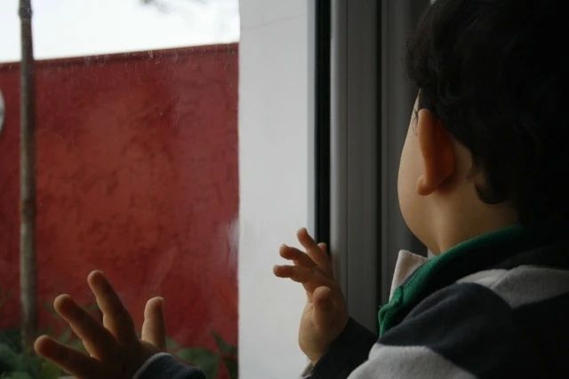 В Вятских Полянах 4-летний мальчик получил травмы, выпав из окна