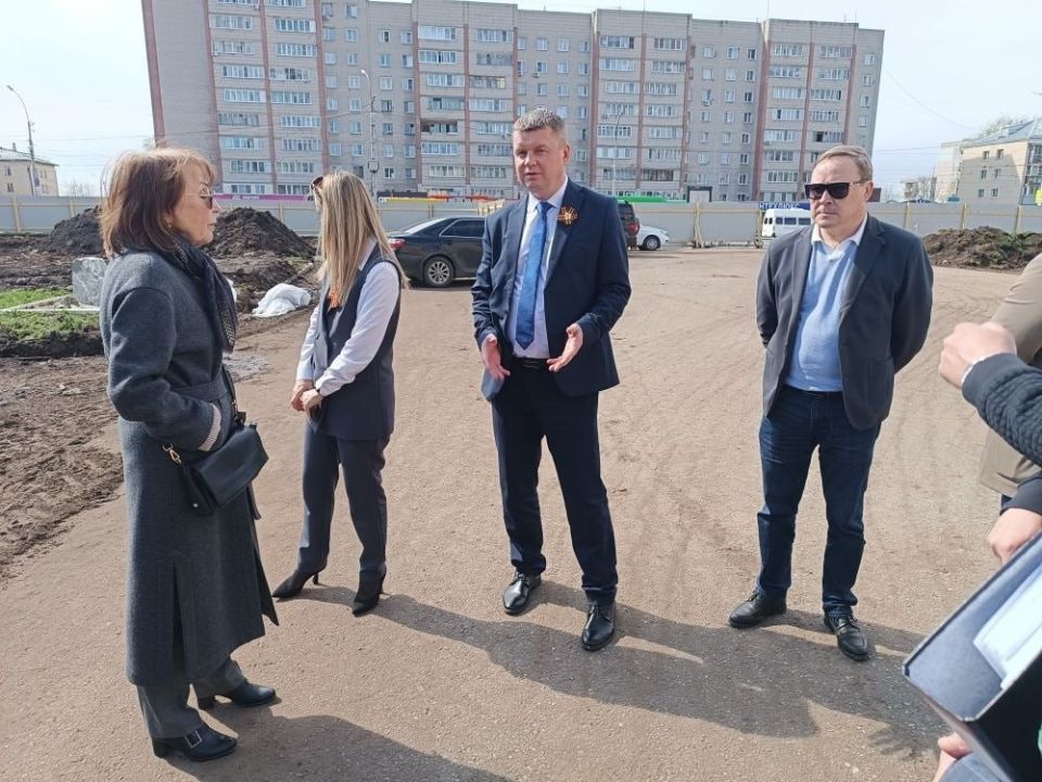 В Кирове благоустроят всю территорию рядом с Аллеей Славы В Кирове благоустроят всю территорию рядом с Аллеей Славы