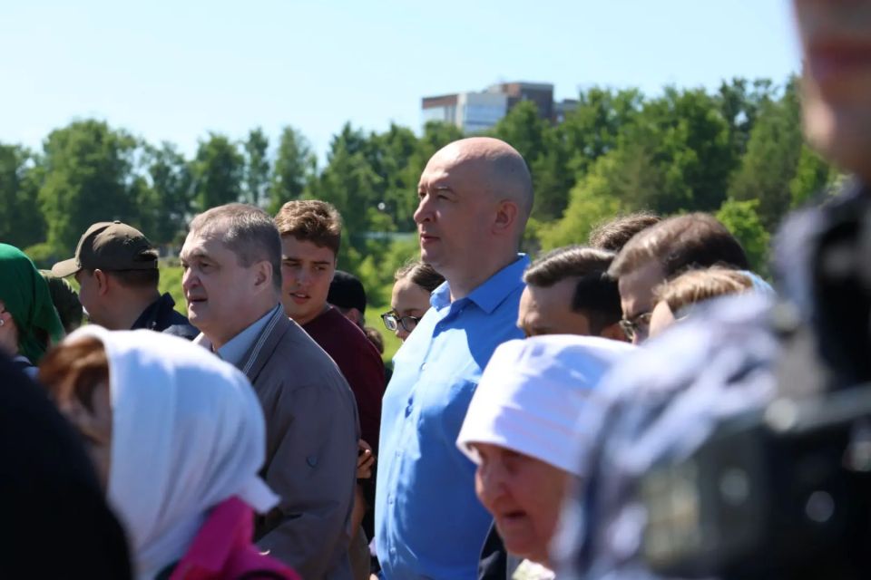 Кировские спасатели обеспечивают безопасность Великорецкого крестного хода Кировские спасатели обеспечивают безопасность Великорецкого крестного хода
