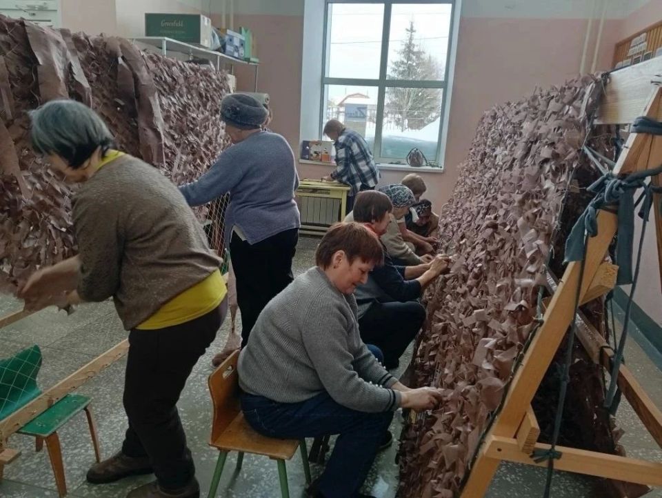 Участницы проекта «Лазаревское долголетие» оказывают волонтерскую помощь защитникам Отечества Участницы проекта «Лазаревское долголетие» оказывают волонтерскую помощь защитникам Отечества
