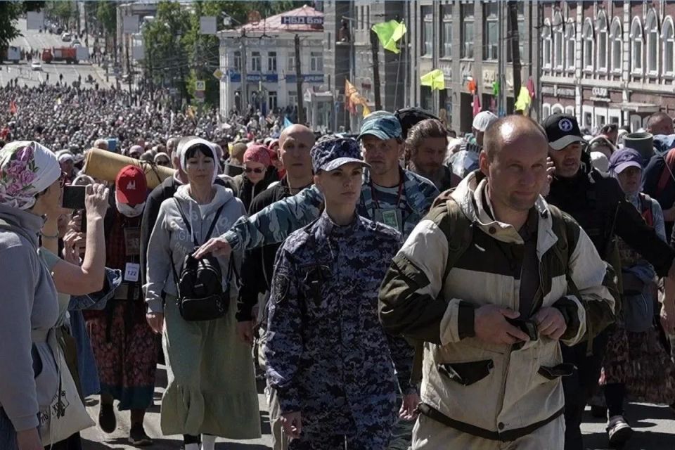 В Кировской области росгвардейцы обеспечили безопасность Великорецкого крестного хода В Кировской области росгвардейцы обеспечили безопасность Великорецкого крестного хода