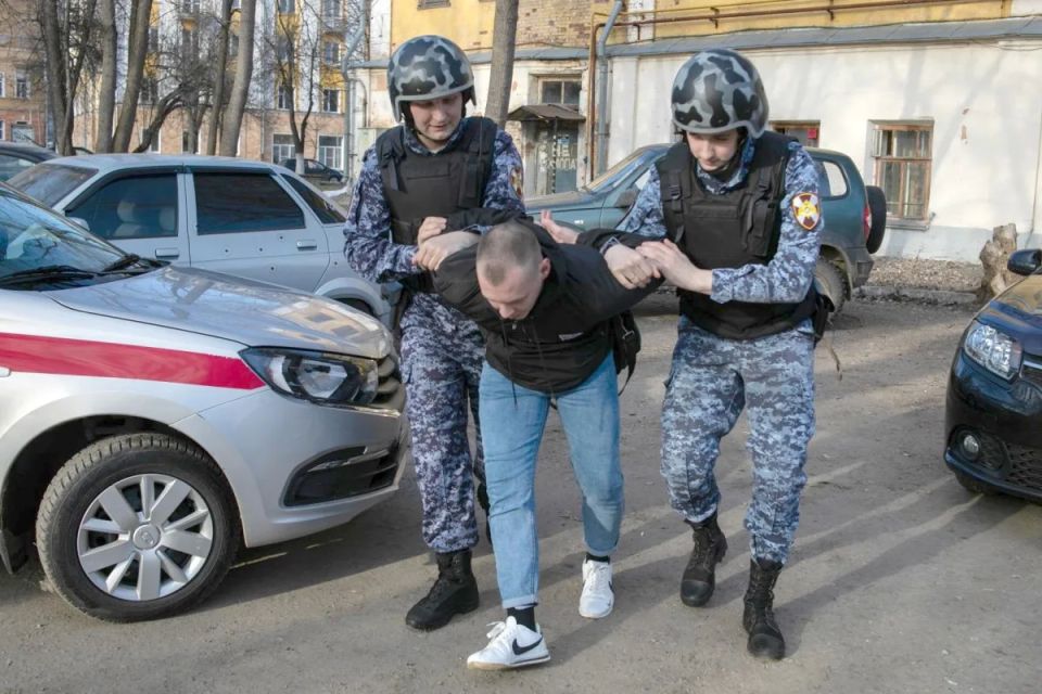 В сауне на улице Комсомольской задержали мужчину, находившегося в розыске по подозрению в краже