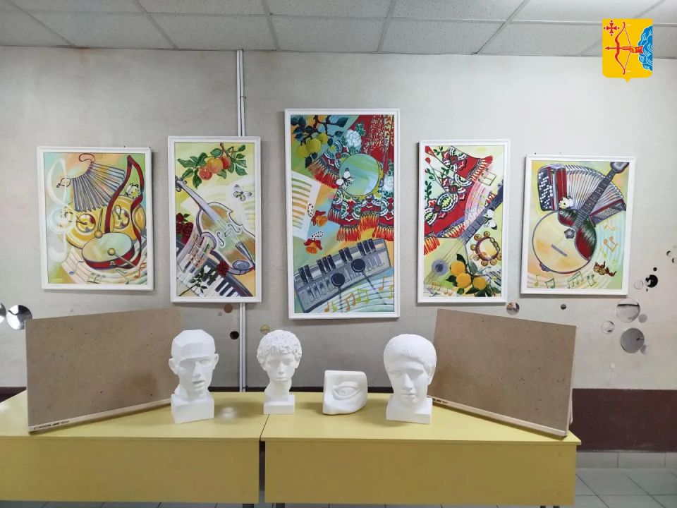 Для Уржумской детской школы искусств закупили новые музыкальные инструменты Для Уржумской детской школы искусств закупили новые музыкальные инструменты