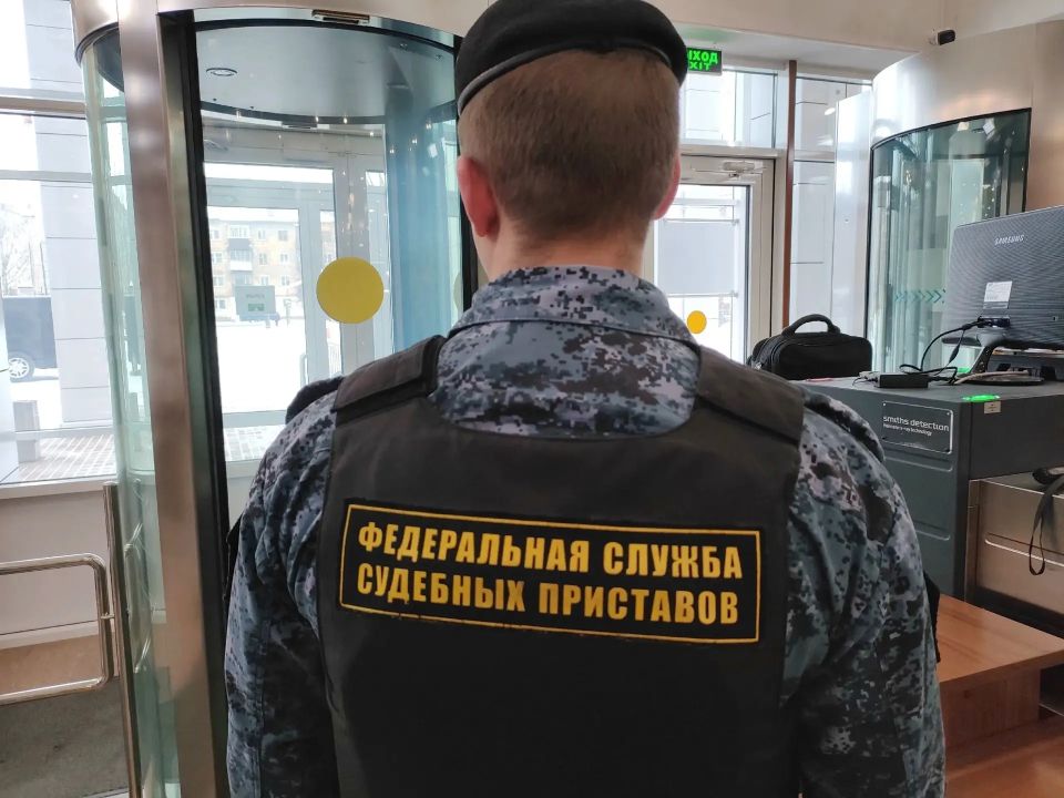 Житель Котельнича выплатил долг по алиментам после разговора с приставом