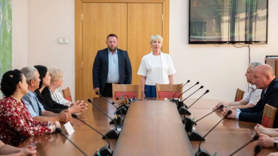 В администрации Кирова вручили свидетельства 20 жителям города, чьи фотографии разместят на городской Доске почета