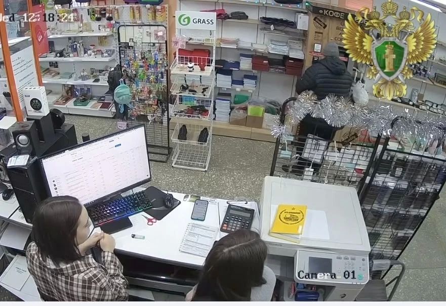 Прокуратура ЗАТО Первомайский привлекла к ответственности 40-летнего местного жителя за оскорбление продавца и истязание матери