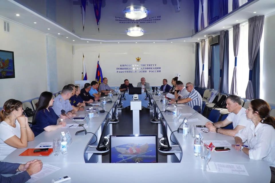 На днях на базе ФКУ ДПО «Кировский институт повышения квалификации работников Федеральной службы исполнения наказаний» состоялся практический семинар На днях на базе ФКУ ДПО «Кировский институт повышения квалификации работников Федеральной службы исполнения наказаний» состоялся практический семинар