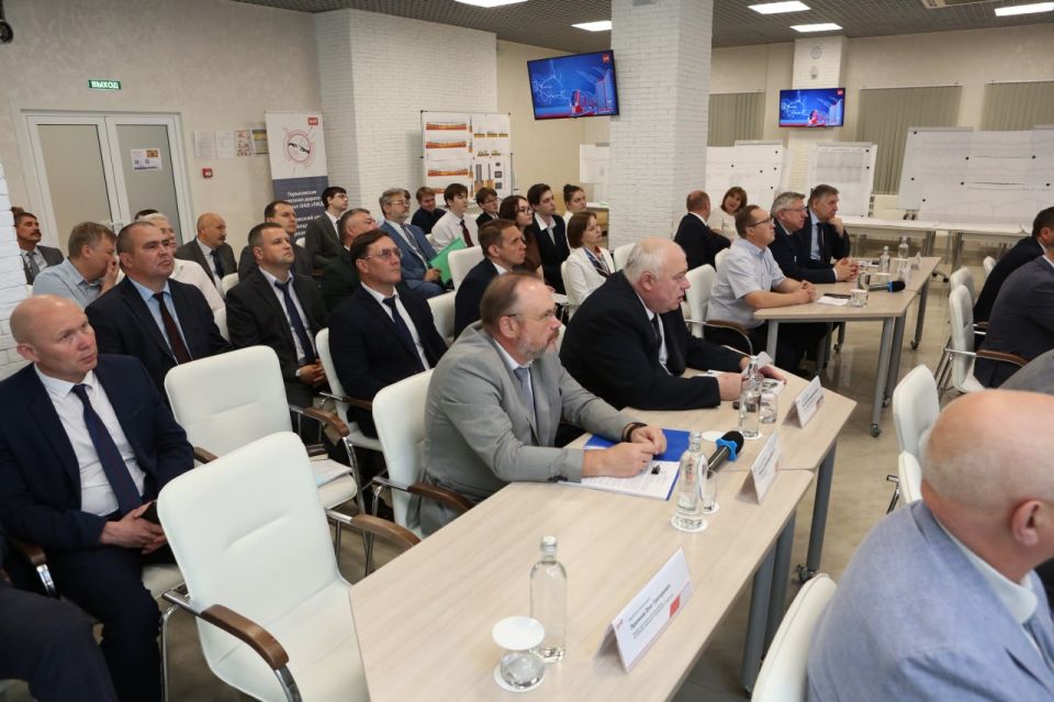 Студенты-железнодорожники защитили диплом, который может изменить транспортную карту России Студенты-железнодорожники защитили диплом, который может изменить транспортную карту России