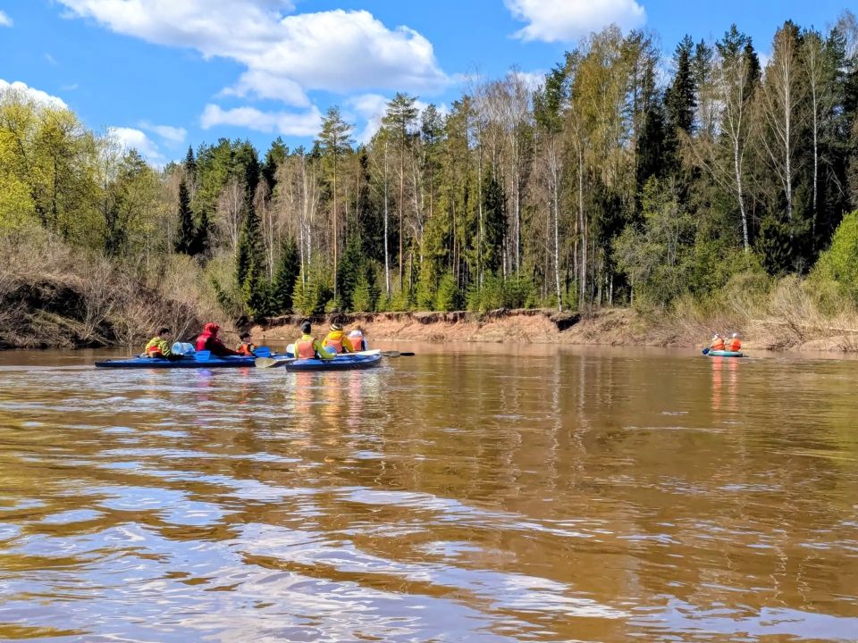 Кировские ребята совершили водный поход по реке Великая Кировские ребята совершили водный поход по реке Великая