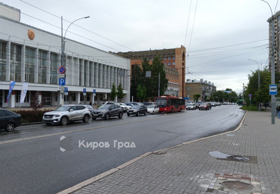 Отремонтированных дорог в Кирове хватает на 2 года