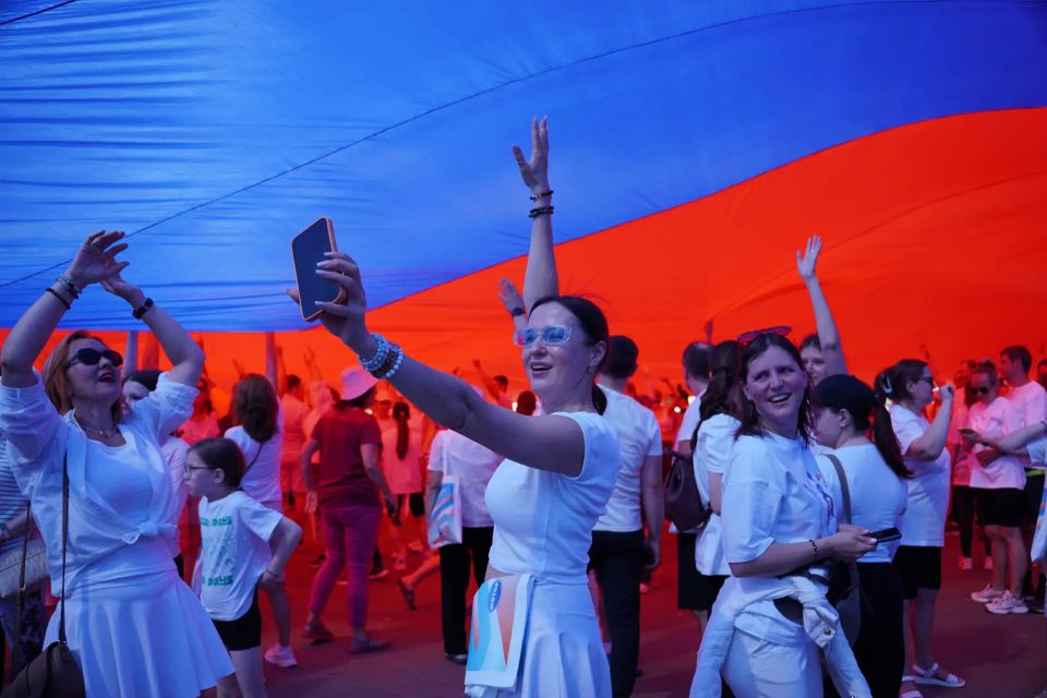 В Кирове установлен всероссийский рекорд в День России В Кирове установлен всероссийский рекорд в День России