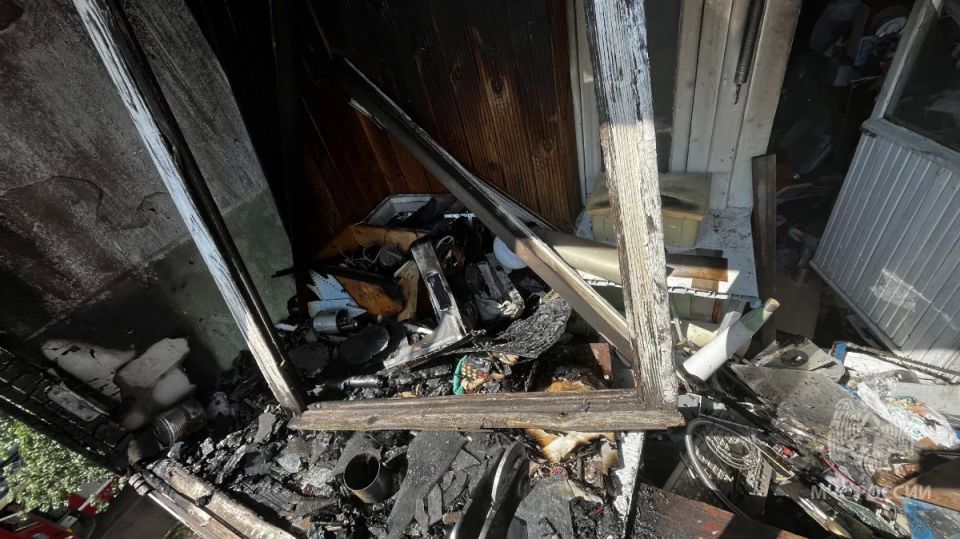 12 июня в Кирове на улице Преображенской загорелся балкон на третьем этаже многоквартирного дома