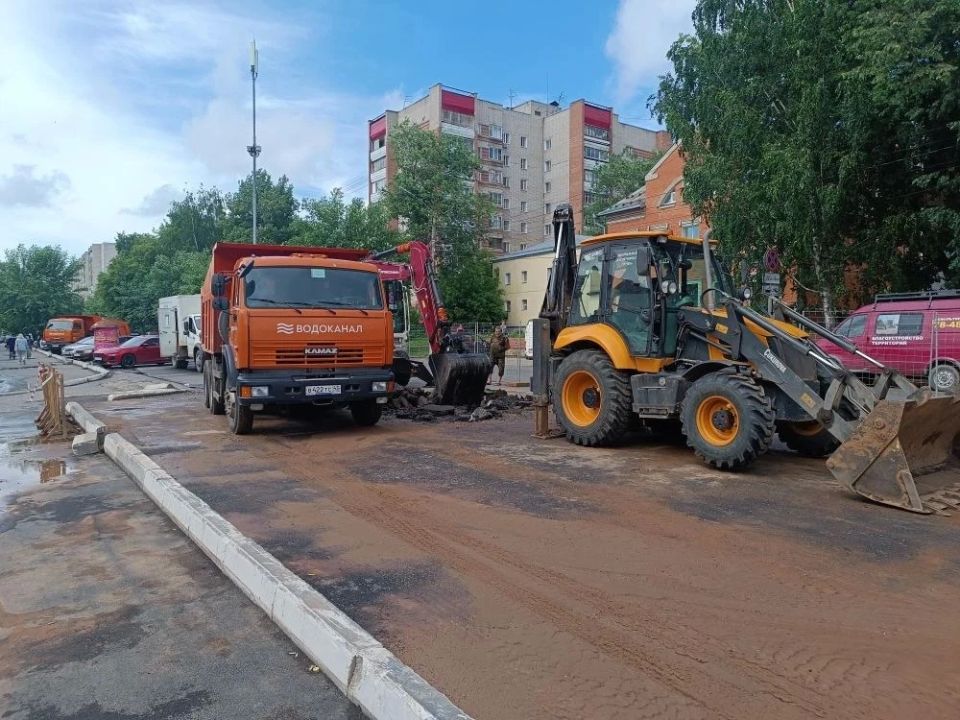 Работы по устранению утечки на улице Пролетарской продлятся до ночи