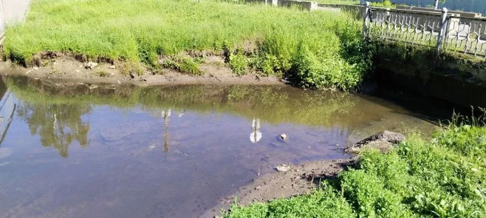 Наши подписчики поделились радостной новостью: после выхода сюжета ГТРК "Вятка" с реки Чумовицы в Нововятске убрали мазут Наши подписчики поделились радостной новостью: после выхода сюжета ГТРК "Вятка" с реки Чумовицы в Нововятске убрали мазут