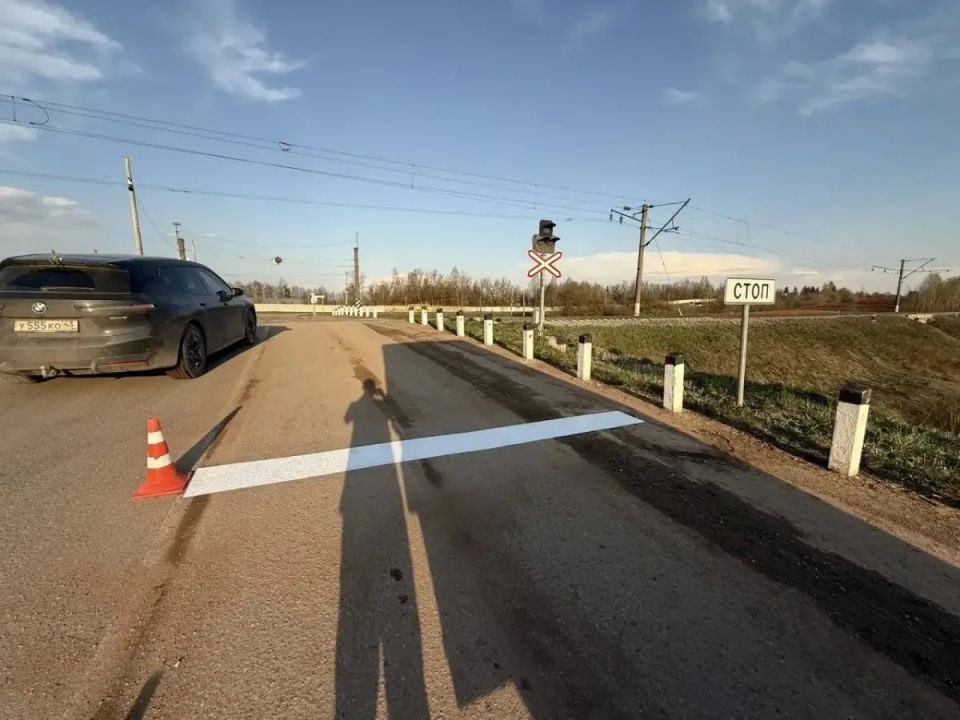 Судебные приставы Кировской области проконтролировали устранение нарушений на железнодорожном переезде