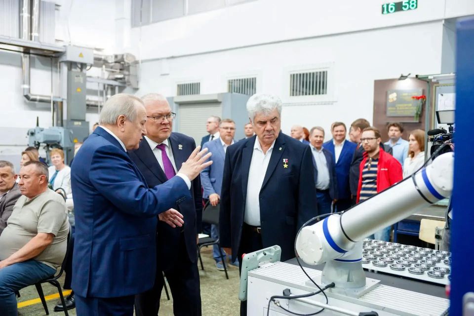 Александр Соколов: Возглавлю партийный список «Единой России» на выборах депутатов Законодательного Собрания Кировской области 20 сентября Александр Соколов: Возглавлю партийный список «Единой России» на выборах депутатов Законодательного Собрания Кировской области 20 сентября