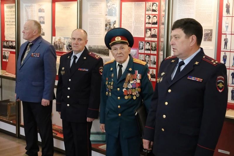 В УМВД России по Кировской области прошло мероприятие, приуроченное ко Дню памяти и скорби В УМВД России по Кировской области прошло мероприятие, приуроченное ко Дню памяти и скорби