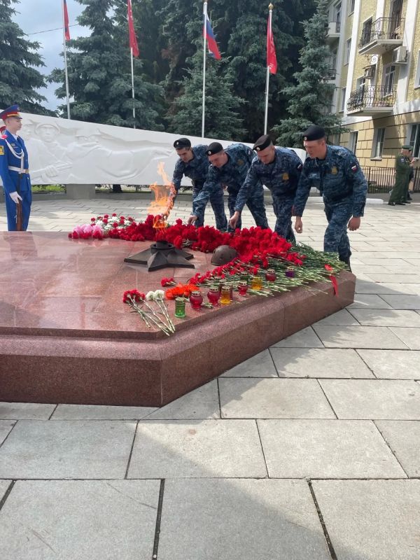 В Кирове отмечают День памяти и скорби В Кирове отмечают День памяти и скорби