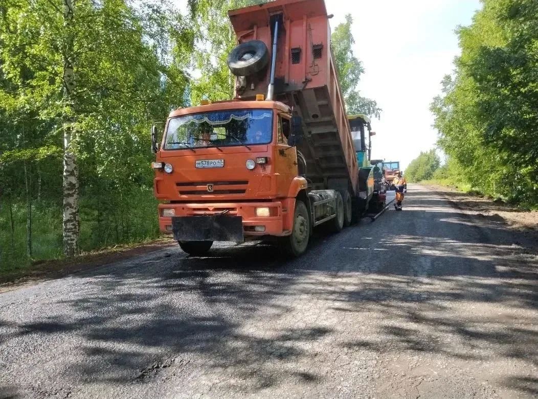 В Пижанском районе ремонтируют дорогу до деревни Большого Безруково В Пижанском районе ремонтируют дорогу до деревни Большого Безруково