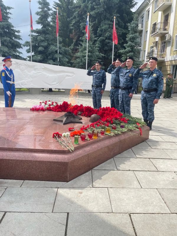 В Кирове отмечают День памяти и скорби В Кирове отмечают День памяти и скорби