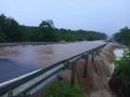 Асфальтовую дорогу размыло в Кировской области из-за напора воды