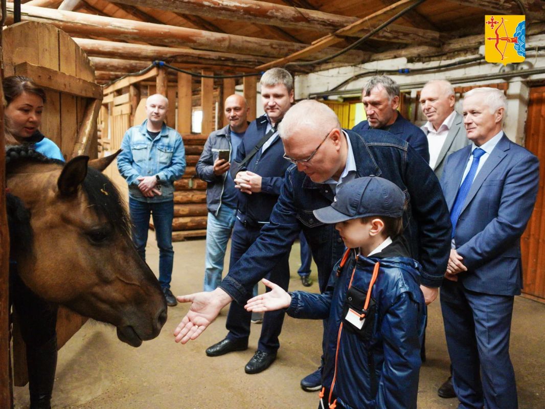 В Куменском районе на базе конного клуба АО «Красное Знамя» разводят вятскую породу лошадей В Куменском районе на базе конного клуба АО «Красное Знамя» разводят вятскую породу лошадей