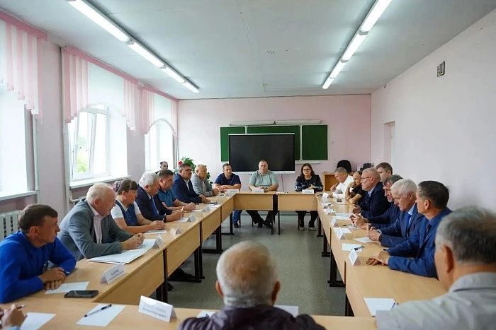 Соколов поручил минсельхозу координировать обеспечение аграриев топливом