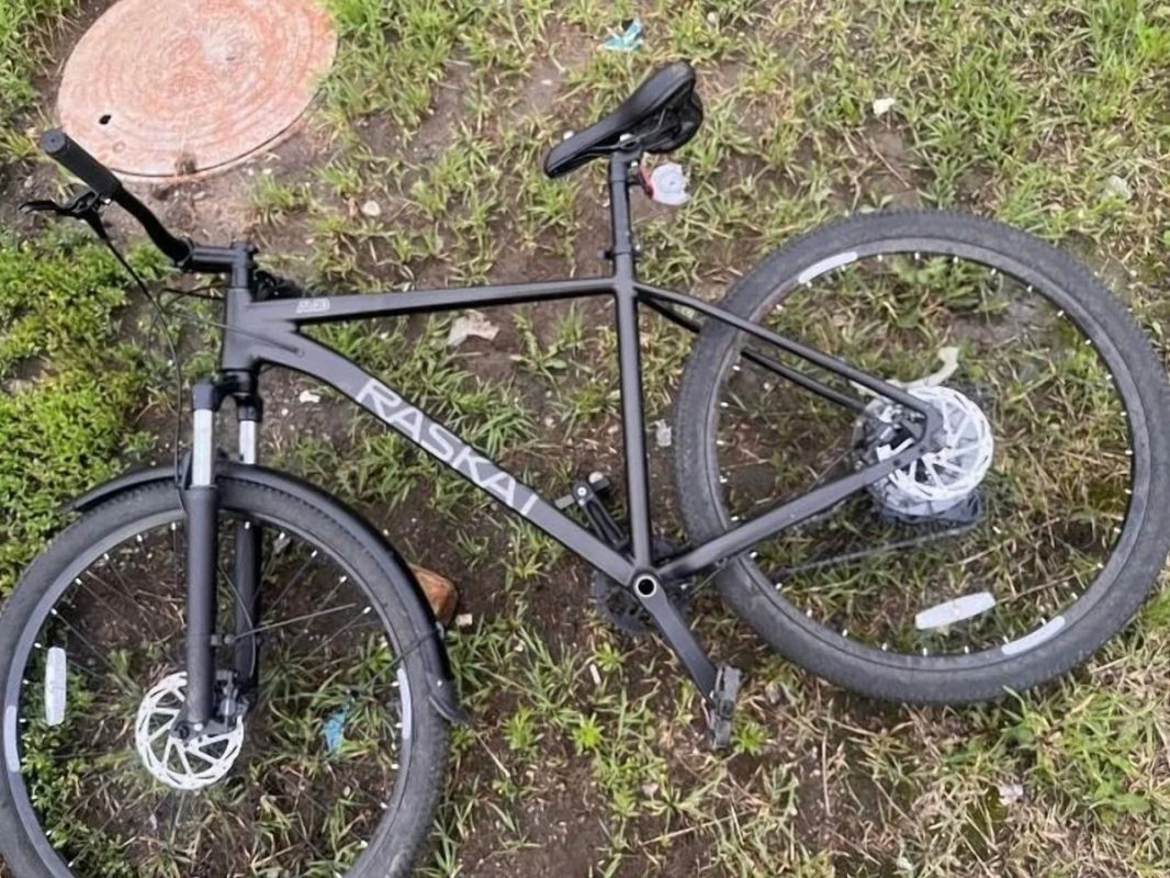В Кирове на улице Горького автомобиль сбил велосипедиста