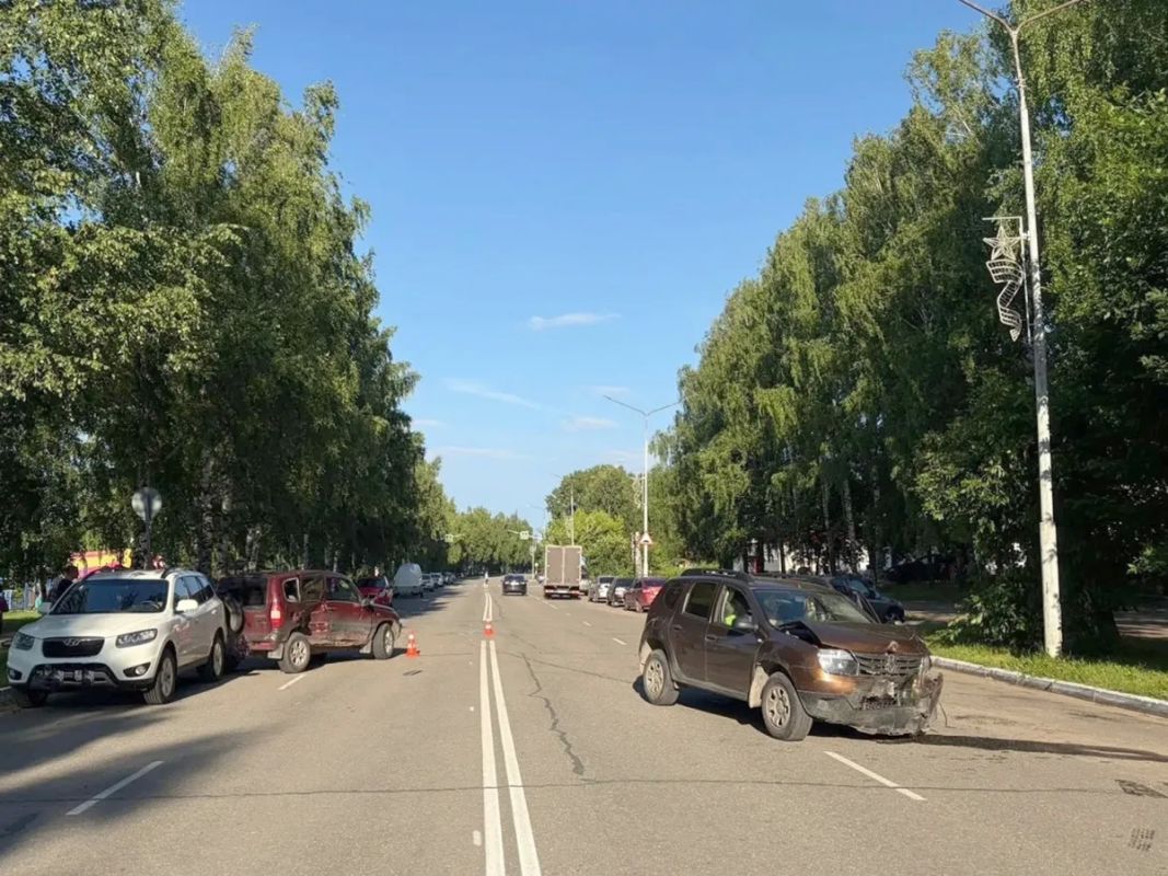 В Кирово-Чепецке столкнулись три автомобиля
