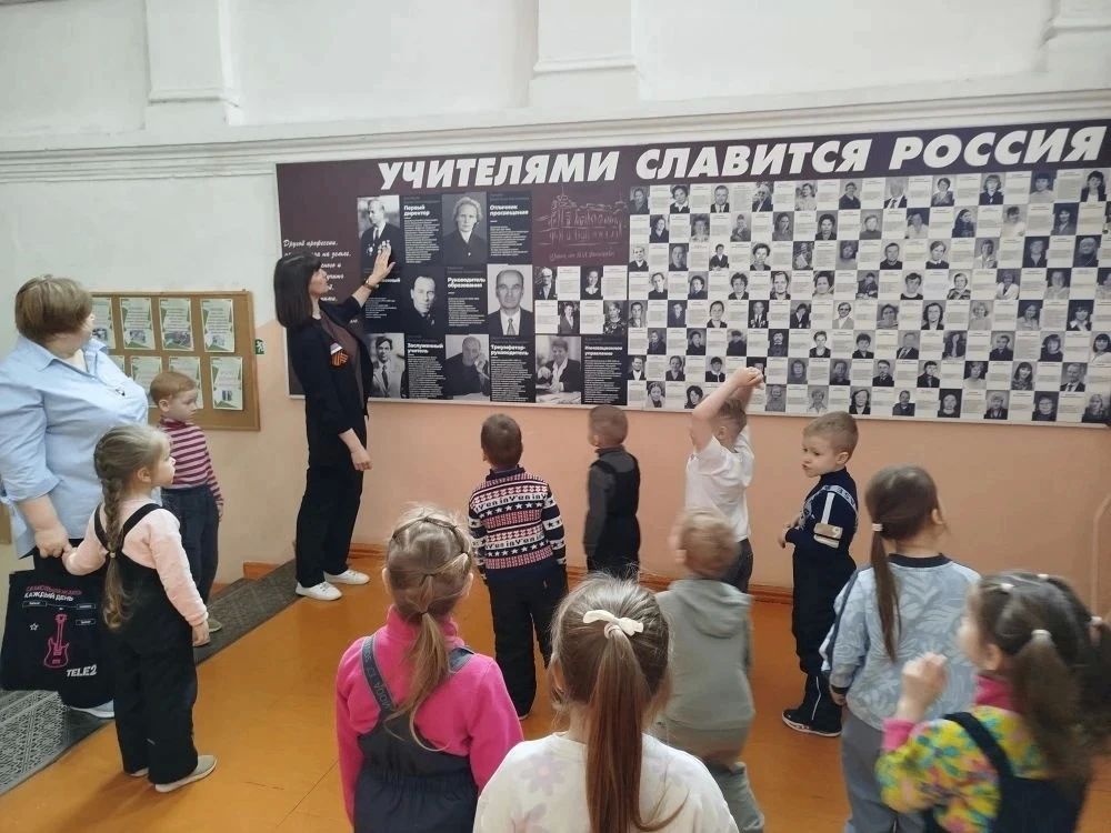 Дошкольники из города Белая Холуница изучают историю малой Родины Дошкольники из города Белая Холуница изучают историю малой Родины