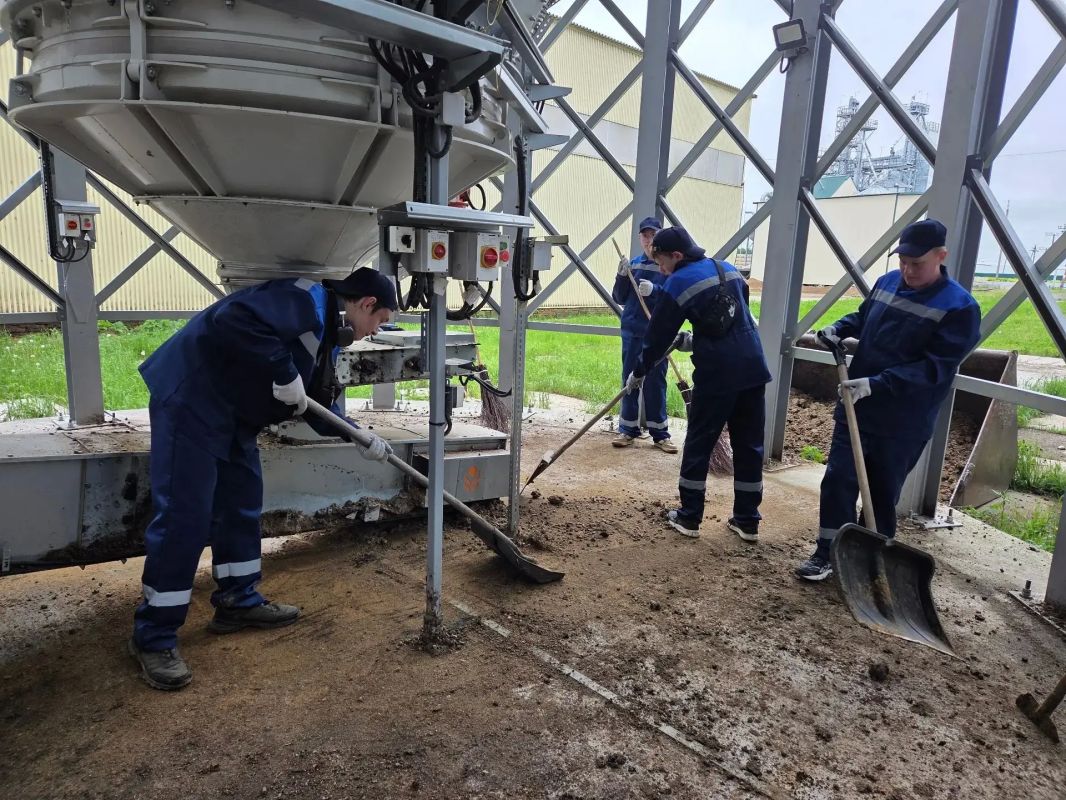 Агротехклассники села Мухино освоили азы сельскохозяйственного труда Агротехклассники села Мухино освоили азы сельскохозяйственного труда
