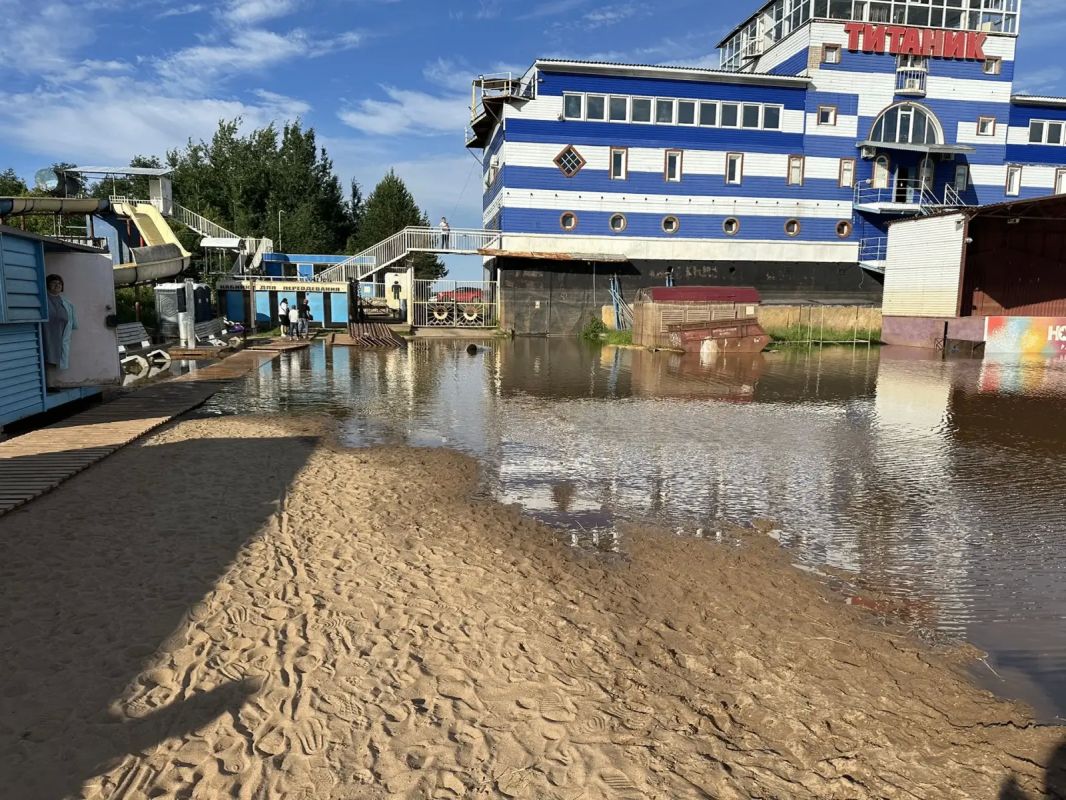 В Кирове частично подтопило пляж у зоны «Титаника»