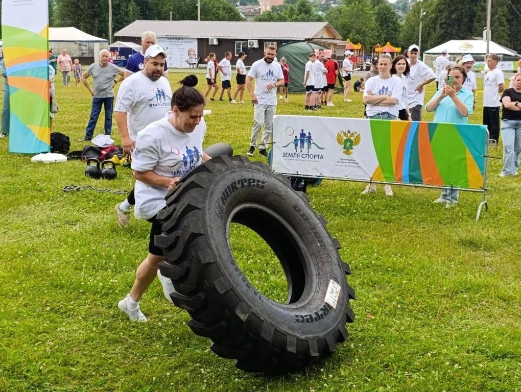 В Верхошижемье на лыжном комплексе «Шижма» прошёл всероссийский марафон «Земля спорта» В Верхошижемье на лыжном комплексе «Шижма» прошёл всероссийский марафон «Земля спорта»