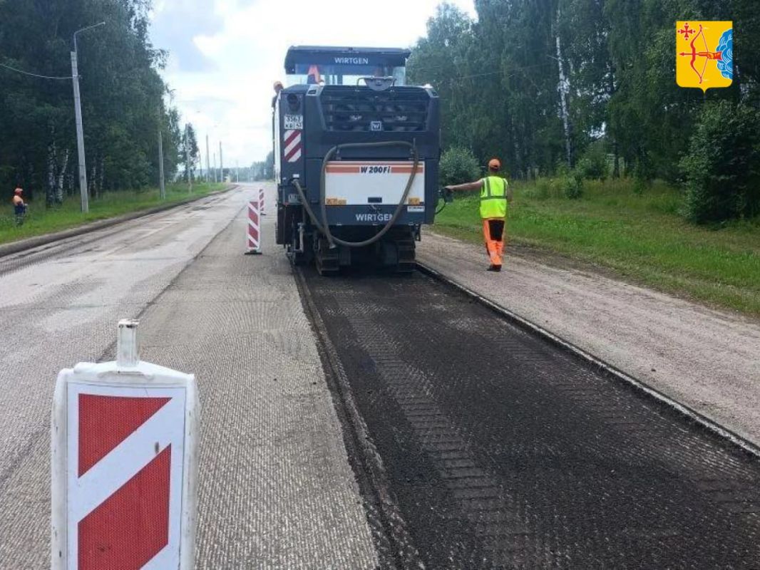 В Кировской области продолжают ремонтировать трассу Киров – Малмыж – Вятские Поляны в соответствии с нацпроектом «Инфраструктура для жизни» В Кировской области продолжают ремонтировать трассу Киров – Малмыж – Вятские Поляны в соответствии с нацпроектом «Инфраструктура для жизни»