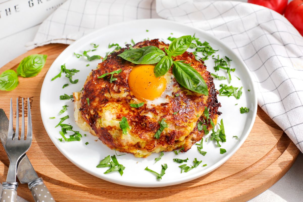 Кабачковые оладьи с ветчиной и сыром Сулугуни
