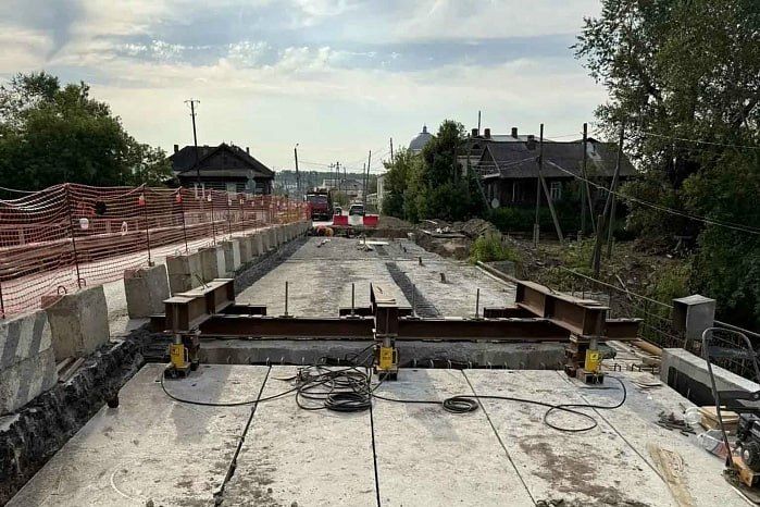 В Уржумском районе продолжается ремонт векового моста