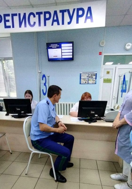 Прокурор Кировской области Юрий Рываев проверил соблюдение закона в женской исправительной колонии в городе Котельниче и соблюдение прав инвалидов на медицинское обслуживание в поликлинике ЦРБ Прокурор Кировской области Юрий Рываев проверил соблюдение закона в женской исправительной колонии в городе Котельниче и соблюдение прав инвалидов на медицинское обслуживание в поликлинике ЦРБ