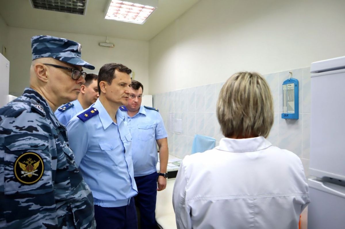 Прокурор Кировской области Юрий Рываев проверил соблюдение закона в женской исправительной колонии в городе Котельниче и соблюдение прав инвалидов на медицинское обслуживание в поликлинике ЦРБ Прокурор Кировской области Юрий Рываев проверил соблюдение закона в женской исправительной колонии в городе Котельниче и соблюдение прав инвалидов на медицинское обслуживание в поликлинике ЦРБ