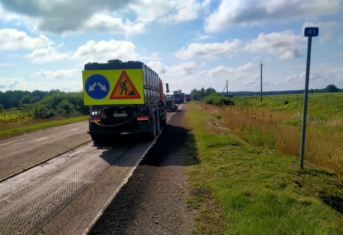 В Кумёнском районе ремонтируют 4,3 км трассы Плотники – Вожгалы – Богородское – Уни В Кумёнском районе ремонтируют 4,3 км трассы Плотники – Вожгалы – Богородское – Уни