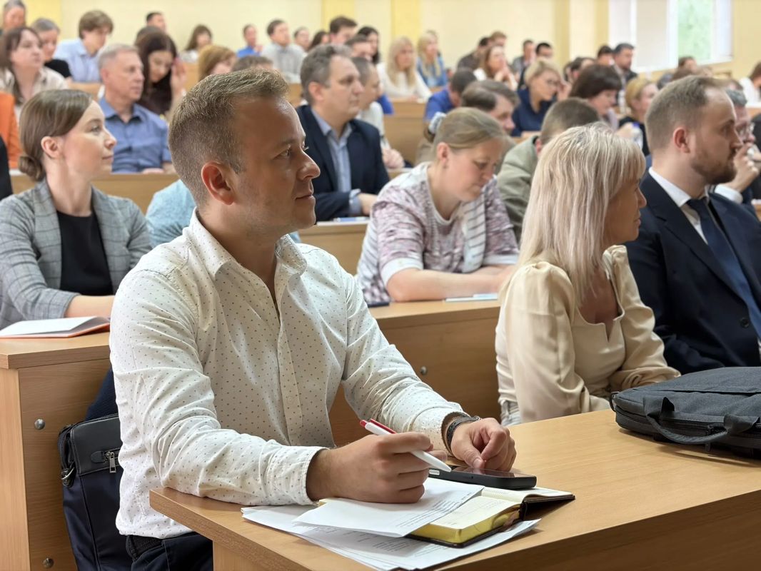 Кировская область продолжает развивать компетенции в сфере искусственного интеллекта Кировская область продолжает развивать компетенции в сфере искусственного интеллекта
