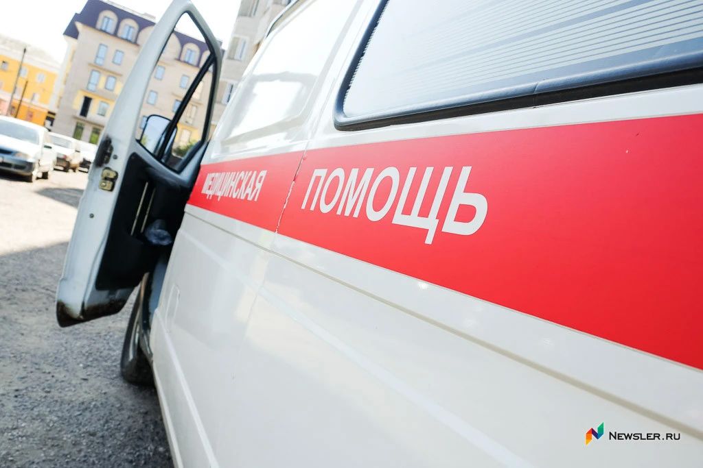 Оператор завода в Кирове получил тяжелую травму ноги при смещении пачки листового металла во время подготовки груза к отправке