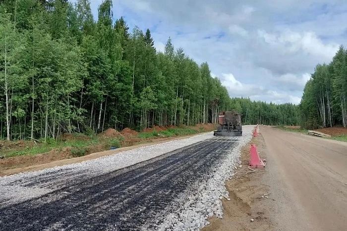 Продолжается строительство дороги на северо-запад Кировской области Продолжается строительство дороги на северо-запад Кировской области