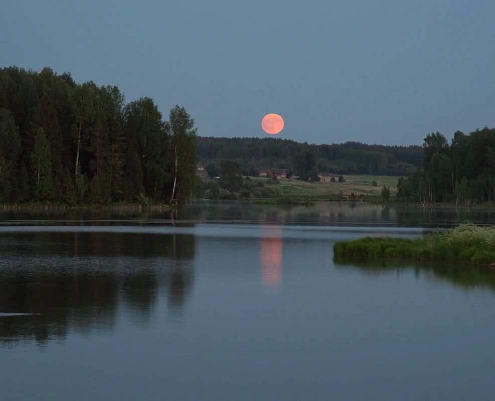 Международный день Луны.